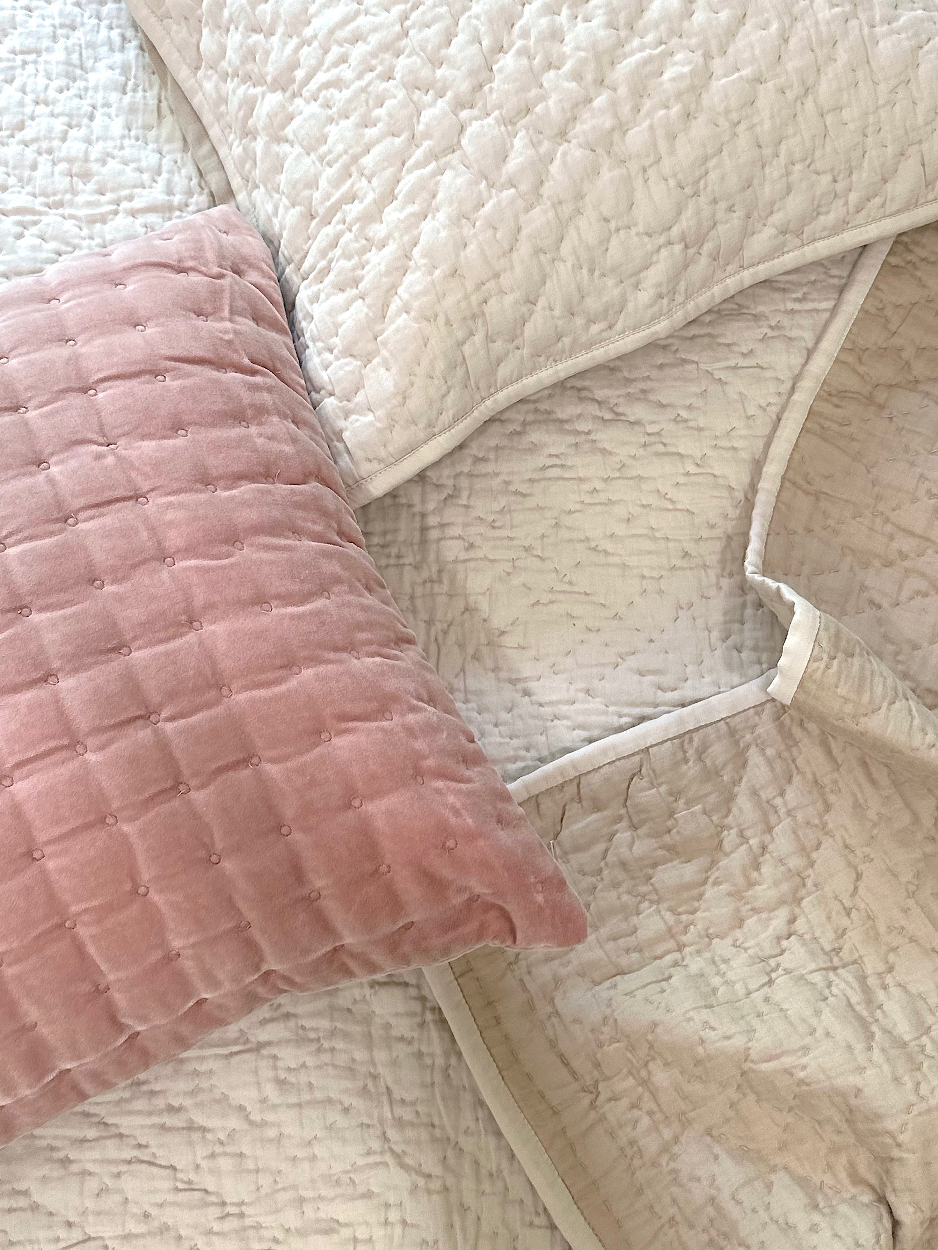 Desert Pearl Reversible Quilt Set