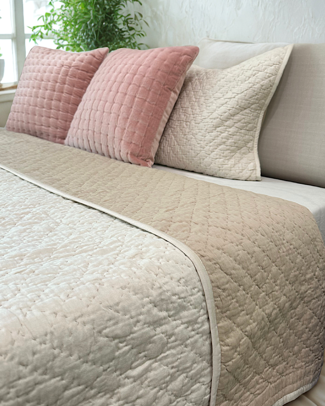 Desert Pearl Reversible Quilt Set