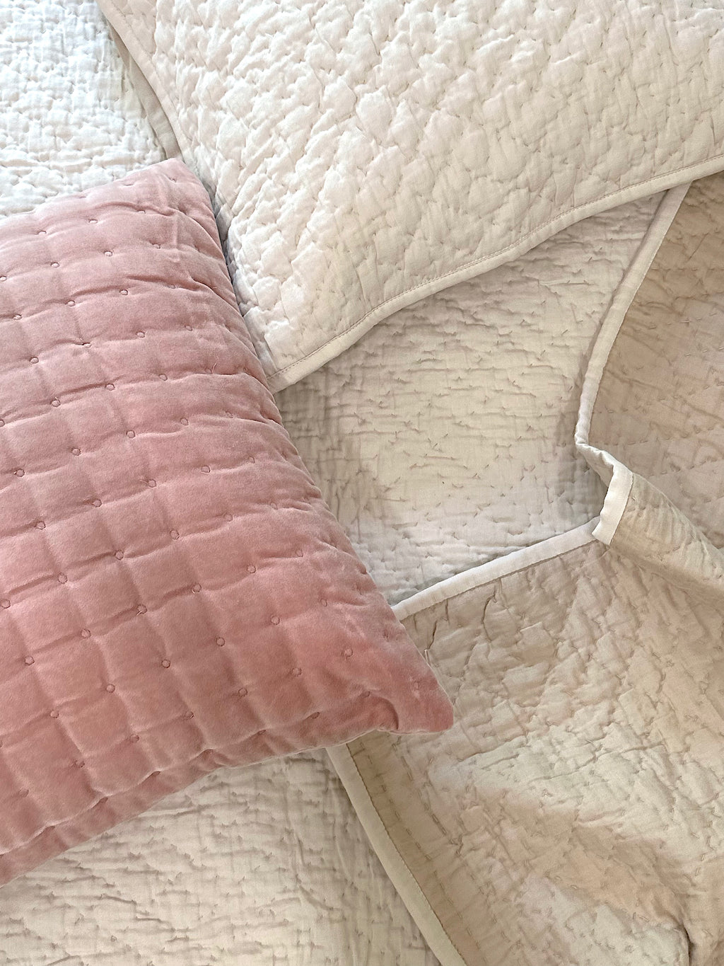 Desert Pearl Reversible Quilt Set
