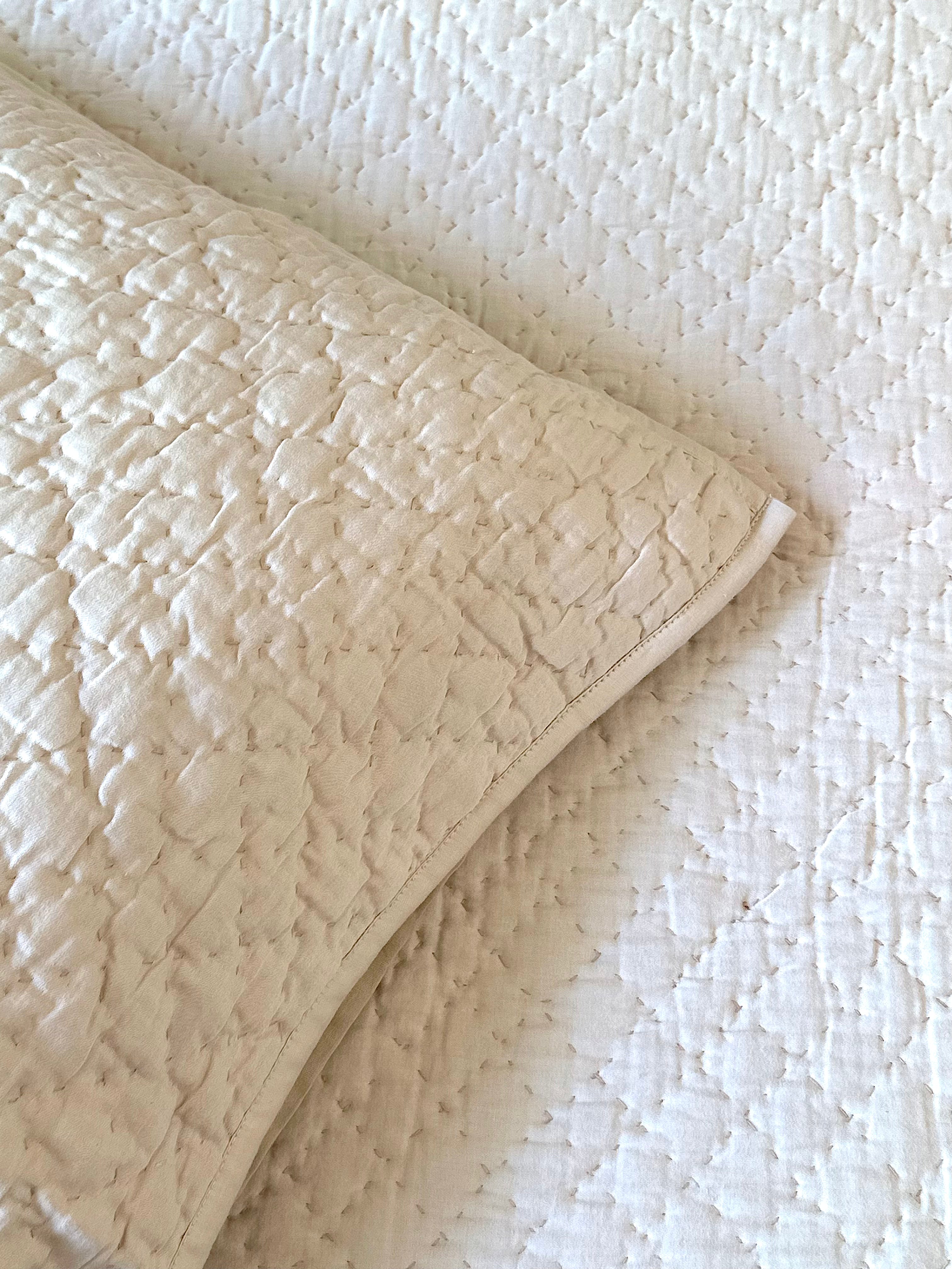 Desert Pearl Reversible Quilt Set